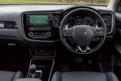 Mitsubishi Outlander đến tay khách hàng Anh Quốc với giá chỉ từ 709 triệu VNĐ