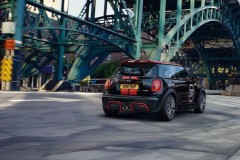Mini Cooper S 2017 trở thành một chiếc JCW tại Essen Motor Show 2016