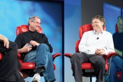 Apple đang "ch&#236;a tay" trao cho Microsoft vương miện của Vua