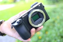 Cận cảnh máy ảnh mirrorless A6500 của Sony vừa bất ngờ xuất hiện tại Việt Nam