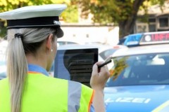 Cảnh s&#225;t Đức thử nghiệm d&#249;ng điện thoại Windows Phone