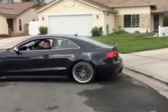 Clip dùng Audi S5 nhổ răng cho bé trai