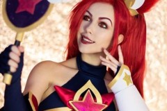 Cô nàng cosplay Jinx Vệ Binh Tinh Tú không tìm được điểm chê