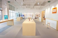 H&#236;nh ảnh Fan h&#226;m mộ Xiaomi đứng chờ trước Mi Home Store