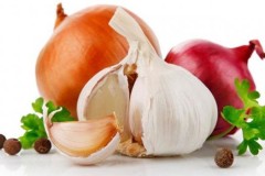 Tại sao hành, tỏi gây hôi miệng?