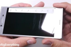 Test độ bền của Sony Xperia XZ
