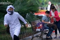 Vụ "ra đường đốt bom" và câu chuyện ngụ ngôn về cậu bé chăn cừu