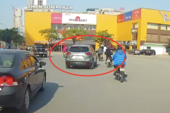 Công an Hà Nội triệu tập tài xế Mazda CX5 đâm xe máy rồi bỏ chạy
