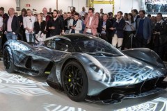 Aston Martin tiết lộ thêm về siêu xe tốc độ tối đa 402 km/h