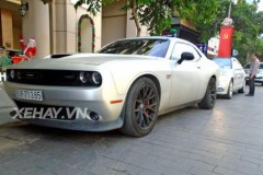 Chạm mặt "hàng hiếm" Dodge Challenger SRT-392 Hemi dạo phố cuối tuần