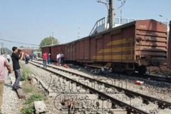 Hà Nội: 7 toa tàu bị trật khỏi đường ray