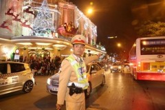 Nâng cao văn hóa ứng xử, thái độ phục vụ nhân dân