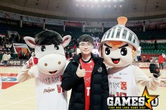 [LMHT] Faker nhận “mức lương tương đương với những vận động viên bóng chày chuyên nghiệp hàng đầu”