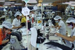 23 người Việt mới làm bằng một lao động Singapore?