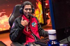 [All-Star 2016] Chụp ảnh với nữ MC xinh đẹp, QTV sẽ bị Shin "cho ăn đòn" khi về Việt Nam?