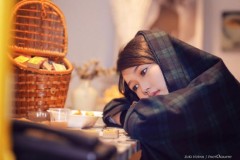 Bộ ảnh "Cô Bé Bán Diêm" chạm đến cảm xúc của người xem mùa Giáng Sinh