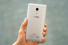 Chiếc smartphone gi&#225; rẻ n&#224;o c&#243; pin “tr&#226;u b&#242;” nhất hiện nay?