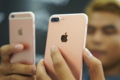 Di động cao cấp lũ lượt giảm giá kích cầu cuối năm