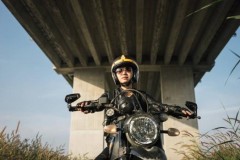 Ducati Scrambler đón Giáng sinh cùng cô nàng biker Sài Gòn đầy cá tính