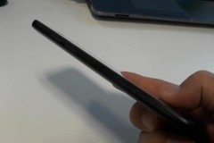 Galaxy A3 2017 "bằng xương bằng thịt" lộ diện