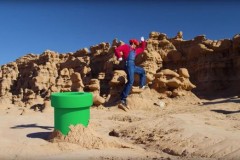 [Giải trí] Nếu chưa chơi được Super Mario Run thì hãy xem Mario chạy Parkour ngoài đời thật