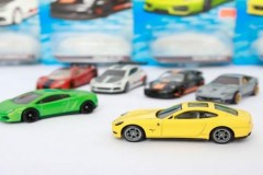 Hot Wheels: Race Off - Đua xe mô hình phiên bản tuổi thơ đổ bộ Mobile