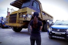 Mitsubishi Triton thế hệ mới kéo xe tải 31 tấn