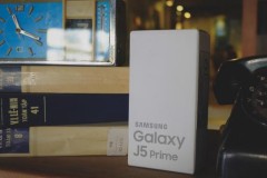 Mở hộp Galaxy J5 Prime: "Kẻ huỷ diệt nh&#237;" gi&#225; 5 triệu đồng