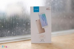 Mở hộp smartphone camera selfie 20 MP giá 5,9 triệu tại VN