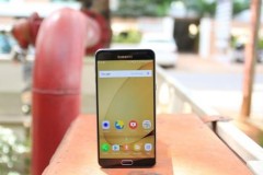 Muốn xem phim r&#245;, pin d&#249;ng cả ng&#224;y, h&#227;y mua 4 smartphone n&#224;y