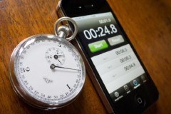 Người đàn ông siêu rảnh bấm giờ trên iPod và chờ 416 ngày để xem có gì xảy ra