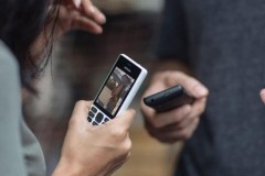 Nokia 150 và 150 Dual pin 1 tháng giá 25 USD