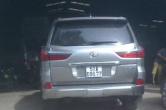 Phó chủ tịch huyện Phú Quốc đi Lexus LX570 biển giả
