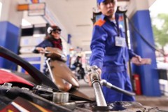 Xe hết xăng và những câu chuyện ấm lòng