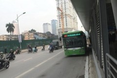 Suôn sẻ 2 ngày đầu vận hành xe buýt nhanh