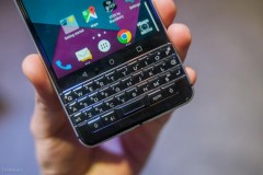 [CES 2017] Cảm nhận nhanh BlackBerry "Mercury" do TCL làm: bàn phím đã, cầm vừa tay