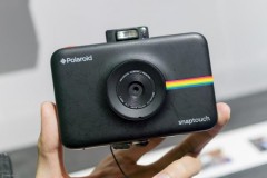 [CES 2017] Trên tay máy chụp hình kiêm máy in ảnh lấy liền Polaroid Snap Touch, không cần mực
