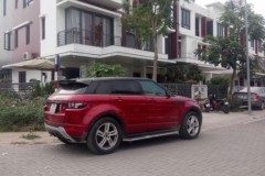 Clip trộm ung dung bẻ gương Land Rover trong đô thị hạng sang ở Hà Nội