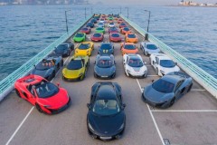 Dàn 50 siêu xe McLaren ‘tắc kè hoa’ tụ họp đón năm mới