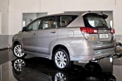 Độ Toyota Innova ngầu và sang mà tốn ít chi phí