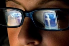 Facebook suốt, giờ mới biết mạng x&#227; hội n&#224;y ra đời thế n&#224;y!