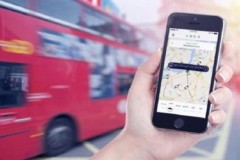 Lái xe đâm cửa hàng T-Mobile vì phải trả tiền đổi iPhone