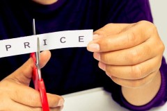 Phải làm gì khi đối thủ bán phá giá?