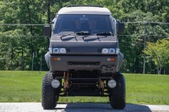 Quái vật xe tải van Mitsubishi Delica