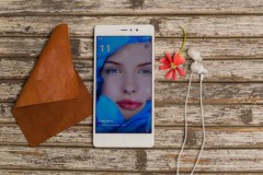 Smartphone 3 triệu c&#243; trang bị đ&#225;nh bại OPPO F1s, J7 Prime