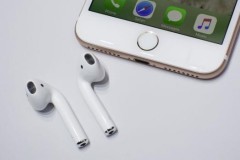 Với s&#225;ng chế n&#224;y bạn sẽ kh&#244;ng lo tai nghe AirPods bị rơi nữa