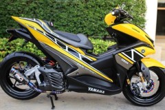 Yamaha NVX 155 màu vàng Bumblebee độ ‘khủng’