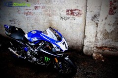 Biker Sài Gòn độ Yamaha YZF-R1 theo phong cách đội đua Monster