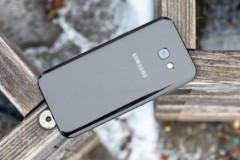 C&#249;ng xem Vinh Vật Vờ mở hộp Galaxy A5 2017 dưới nước!