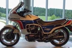 Ông lớn Honda có quay lại sản xuất môtô tăng áp ?